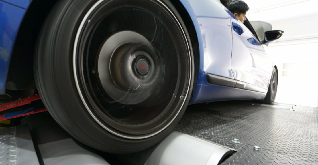 Dynomax 4×4 testbank & wachtruimte Chiptuning EGR Roetfilter Adblue 123performer Zottegem